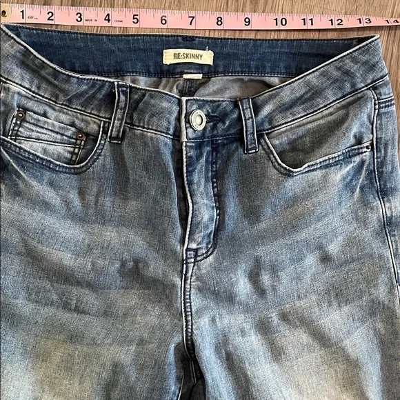 Women's Blue Pearl Embellished Jeans - Picture 4 of 6